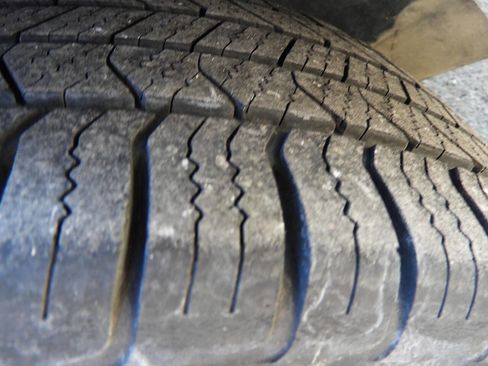 Used 2015 Ford Focus SE w/ SE Cold Weather Package image 13