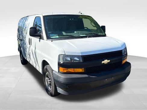 Used 2021 Chevrolet Express 2500 w/ Driver Convenience Package RWD image 2