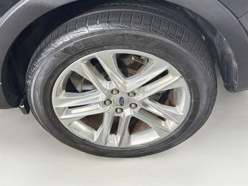 Used 2016 Ford Explorer Limited w/ Equipment Group 301A FWD image 11