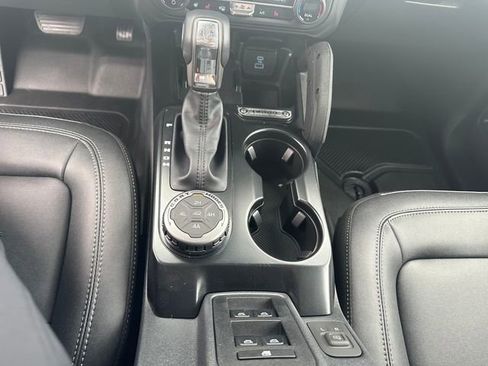 New 2025 Ford Bronco Badlands image 16