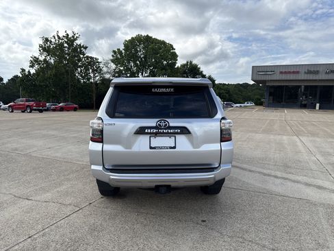 Used 2024 Toyota 4Runner TRD Off-Road Premium image 6