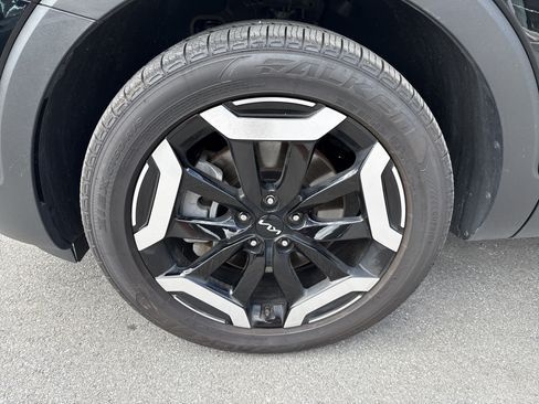 Certified 2024 Kia Telluride S w/ S Sunroof Package AWD/4WD image 13