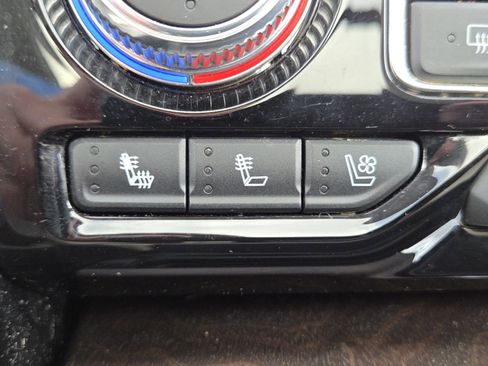 Used 2022 GMC Yukon XL Denali image 7