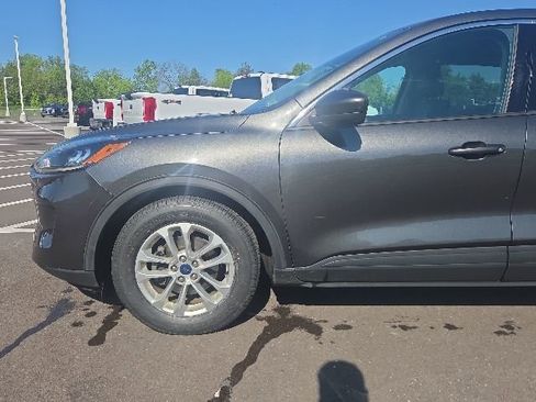 Used 2020 Ford Escape SE FWD image 16