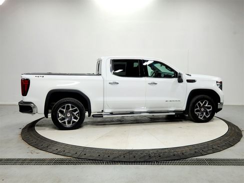 Used 2022 GMC Sierra 1500 SLT w/ SLT Premium Plus Package image 8