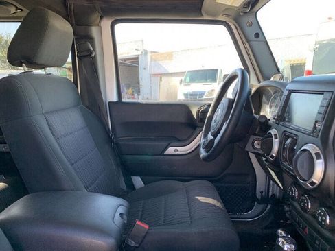 Used 2012 Jeep Wrangler Unlimited Sahara w/ Connectivity Group image 8