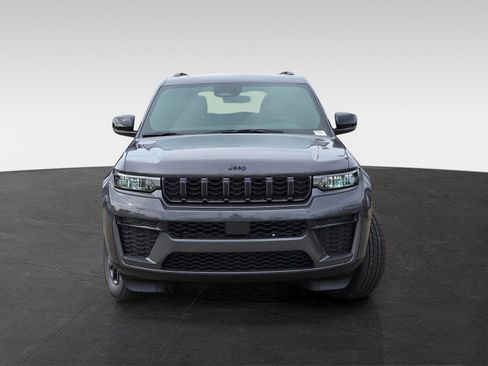 New 2026 Jeep Grand Cherokee Altitude AWD/4WD image 2