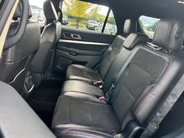 Used 2018 Ford Explorer XLT w/ Equipment Group 202A AWD/4WD image 16