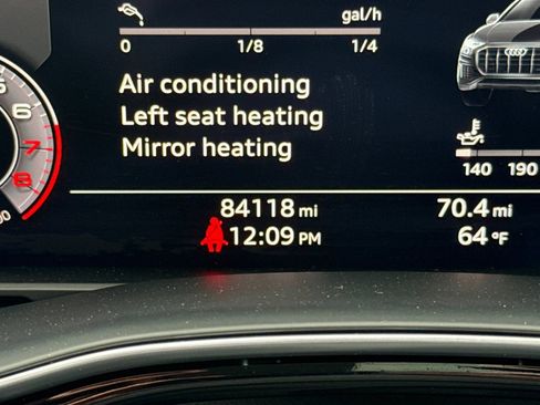 Used 2019 Audi Q8 Premium Plus w/ Premium Plus image 34