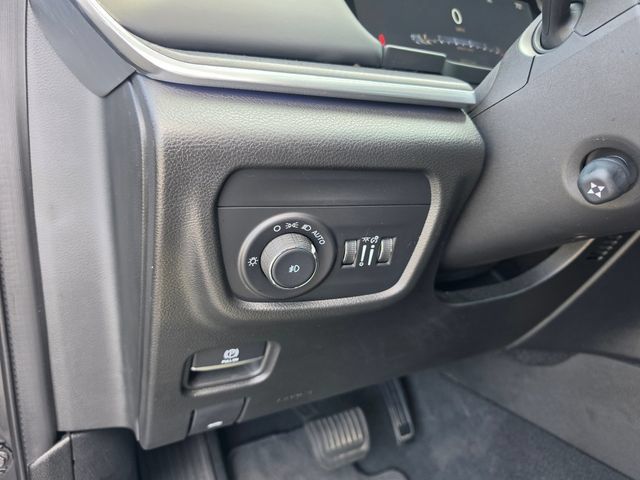 Used 2023 Jeep Grand Cherokee Overland AWD/4WD image 22