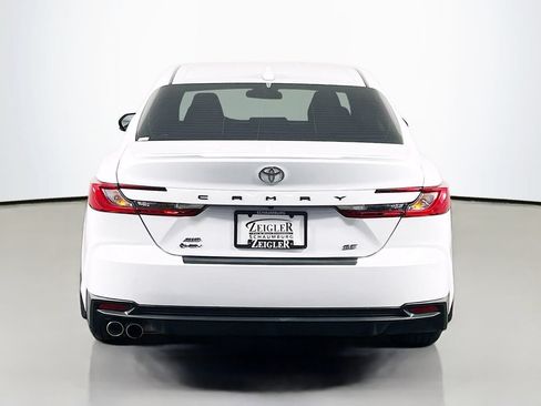 Used 2025 Toyota Camry SE AWD/4WD image 6