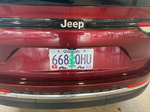 Used 2024 Jeep Grand Cherokee Limited 4xe AWD/4WD image 11