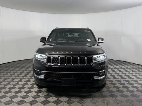 Used 2024 Jeep Wagoneer 4WD w/ Premium Group I image 11