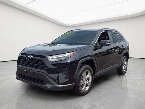 Used 2024 Toyota RAV4 XLE FWD image 3