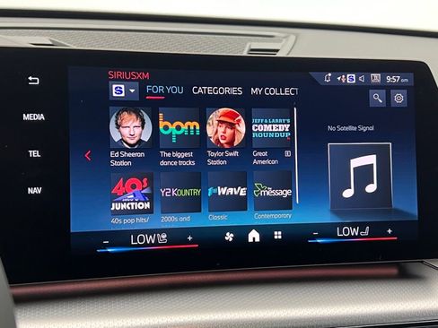 Used 2025 BMW X1 M35i w/ Premium Package image 14