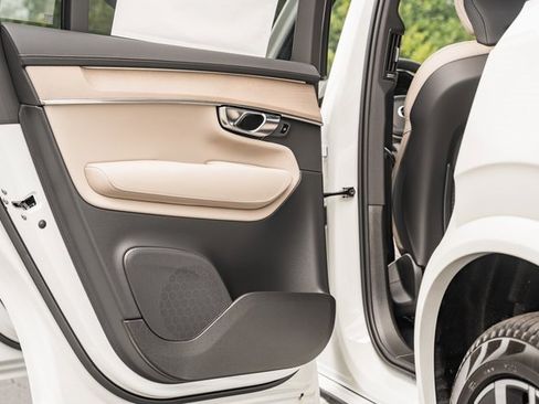 New 2026 Volvo XC90 T8 Plus image 29