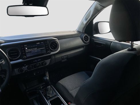 Used 2022 Toyota Tacoma SR5 image 21