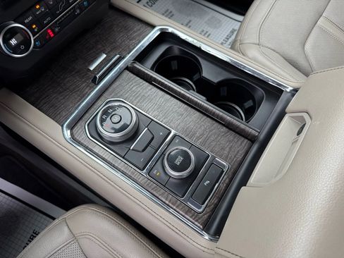 Used 2018 Ford Expedition Limited w/ Equipment Group 301A image 21