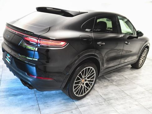 Used 2022 Porsche Cayenne Platinum Edition AWD/4WD image 6