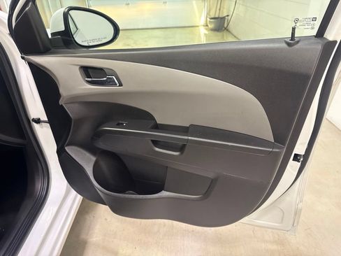 Used 2015 Chevrolet Sonic LTZ FWD image 38