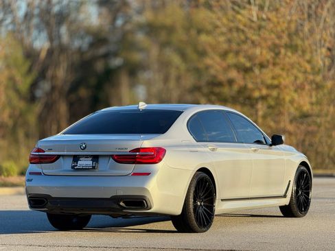 Used 2019 BMW 750i xDrive w/ Executive Package image 10