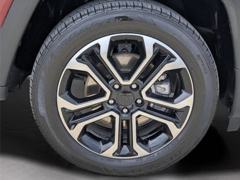 Used 2022 Jeep Compass Limited image 37