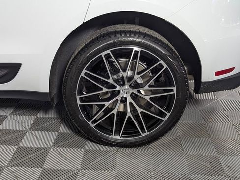 New 2026 Porsche Macan image 12