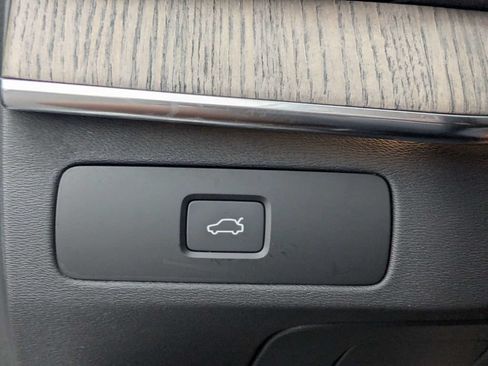 Used 2024 Volvo XC90 B6 Ultimate w/ Protection Package Premier AWD/4WD image 28