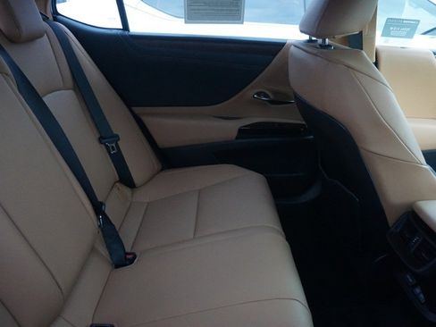 Certified 2024 Lexus ES 300h F Sport image 7