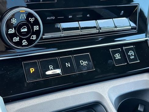 Used 2025 Nissan Armada Platinum Reserve image 21