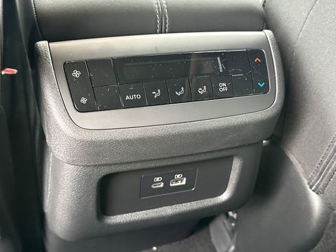 New 2025 Nissan Pathfinder SV w/ SV Premium Package image 24