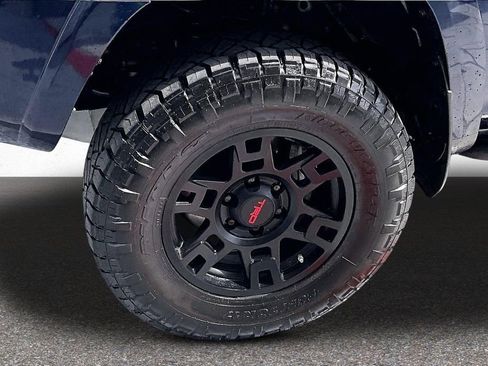 Certified 2021 Toyota 4Runner SR5 Premium w/ Moonroof Package AWD/4WD image 32