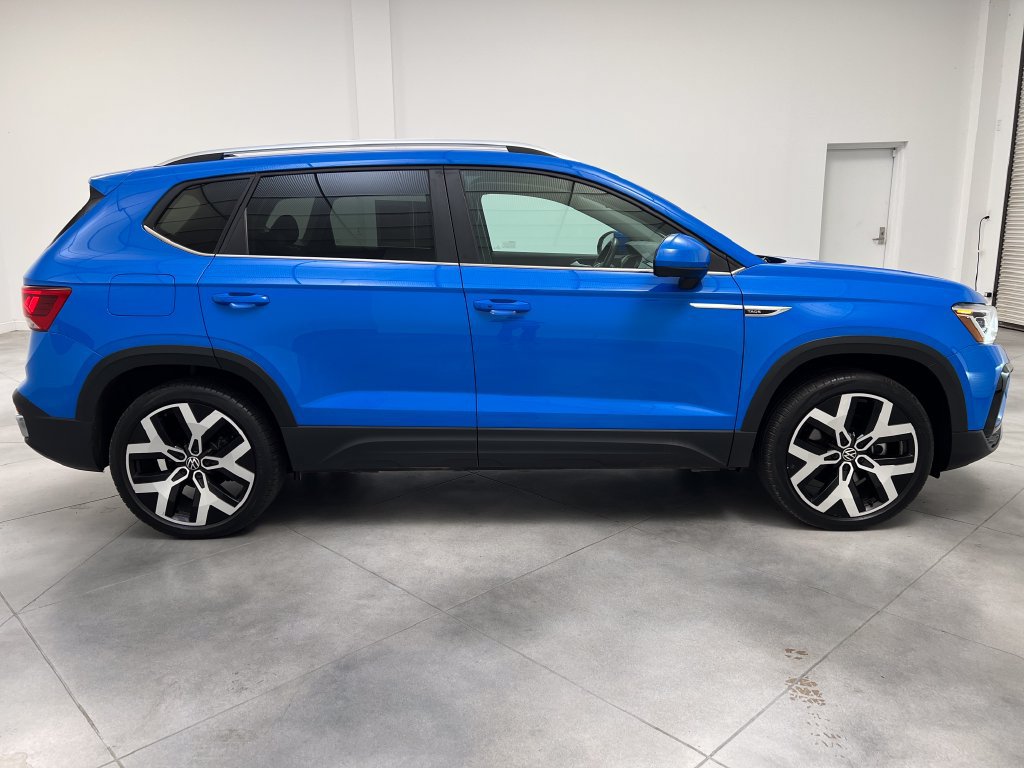 Used 2022 Volkswagen Taos SEL w/ Panoramic Sunroof Package AWD/4WD image 10