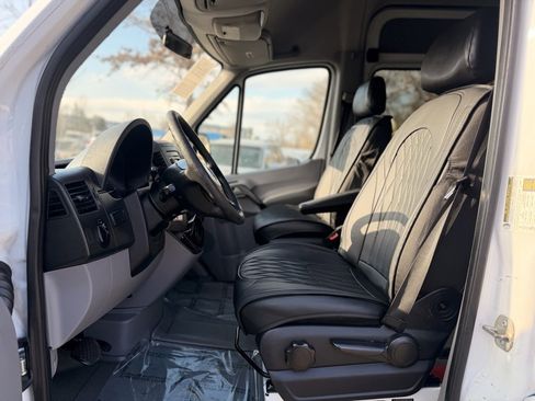 Used 2013 Mercedes-Benz Sprinter 2500 image 14