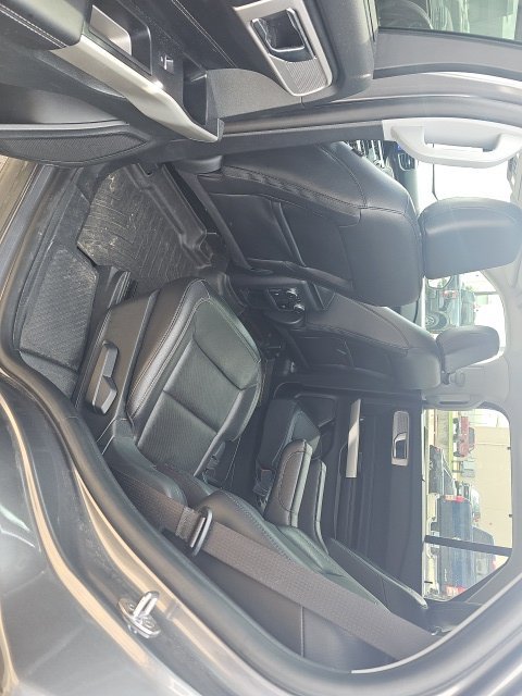 Used 2021 Ford Explorer Limited w/ Equipment Group 301A RWD image 4