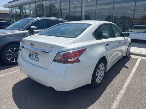 Used 2015 Nissan Altima 2.5 S w/ Power Driver Seat Package FWD image 2