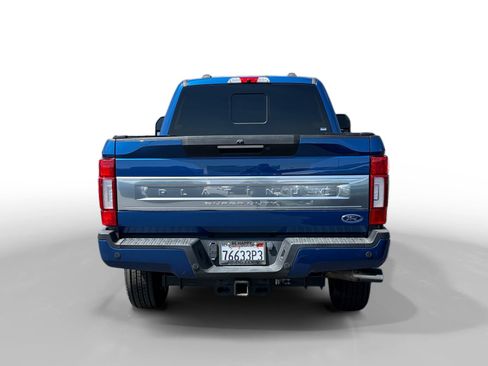 Certified 2022 Ford F250 Platinum w/ FX4 Off-Road Package AWD/4WD image 4