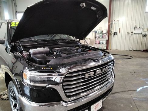 Used 2025 RAM 1500 Laramie image 11