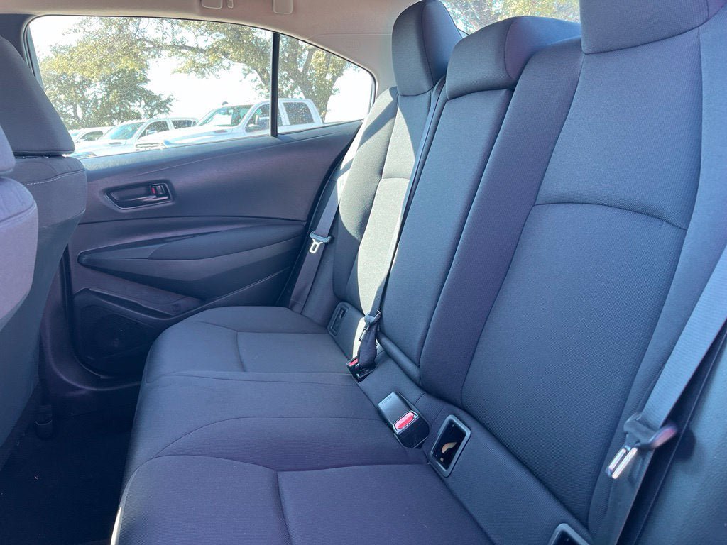 Used 2025 Toyota Corolla LE FWD image 18