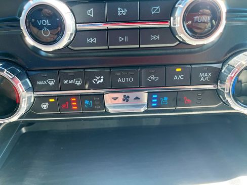 Used 2024 Ford F150 Lariat w/ FX4 Off-Road Package image 21