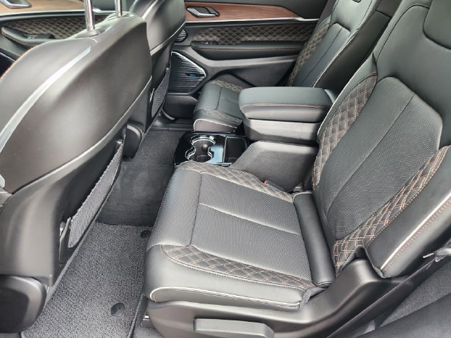 Used 2025 Jeep Grand Cherokee L Summit w/ Obsidian Package AWD/4WD image 27