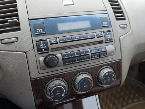 Used 2005 Nissan Altima 2.5 S w/ (G01) Convenience Plus Pkg image 7