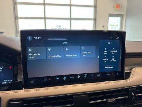 Used 2023 Lincoln Corsair AWD image 23