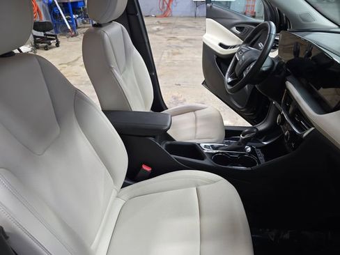 Used 2024 Buick Encore GX Sport Touring image 12