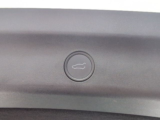 Used 2022 Tesla Model Y Long Range AWD/4WD image 24