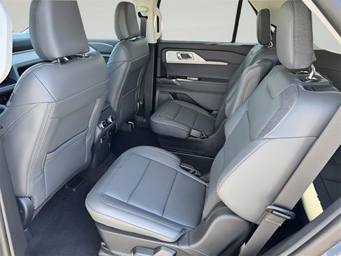 New 2025 Ford Explorer Active w/ Active Comfort Package image 33