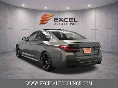 Used 2023 BMW M550i xDrive w/ Dynamic Handling Package AWD/4WD image 5