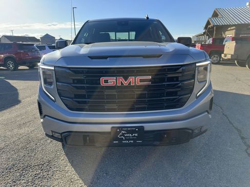Used 2025 GMC Sierra 1500 Elevation image 2