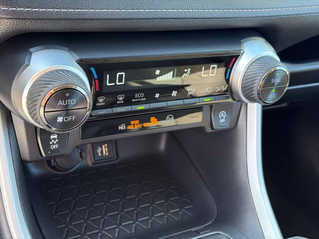 Used 2025 Toyota RAV4 XLE w/ Convenience Package FWD image 29