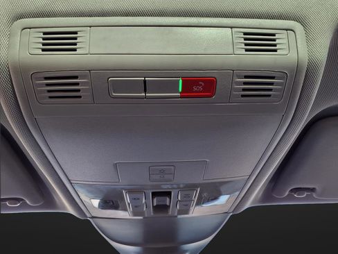 New 2025 Volkswagen Taos SEL image 32